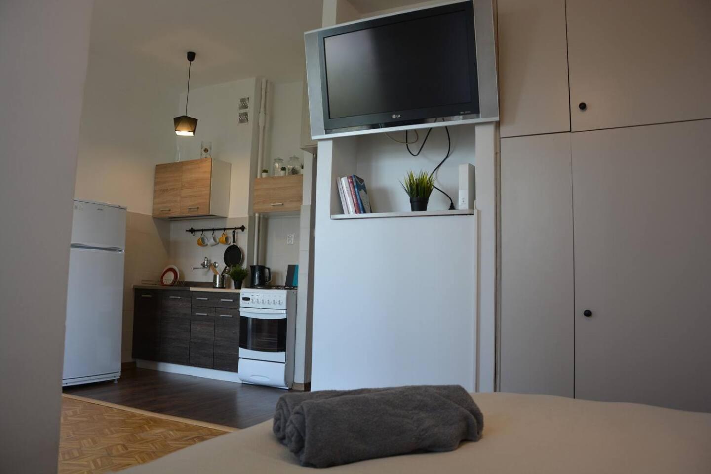 Ohmyhome - Sunny Apartment In City Center Βαρσοβία Εξωτερικό φωτογραφία