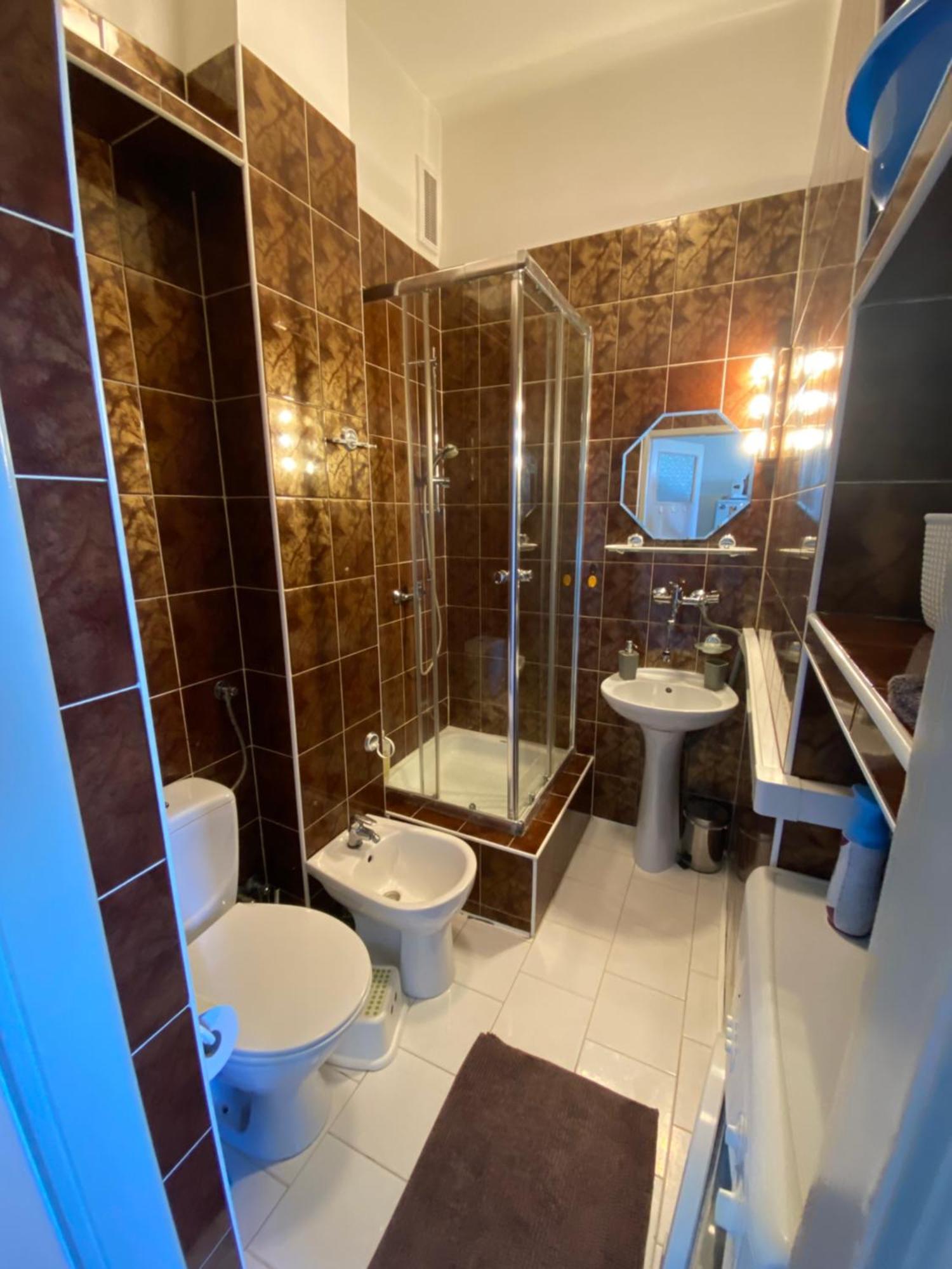 Ohmyhome - Sunny Apartment In City Center Βαρσοβία Εξωτερικό φωτογραφία